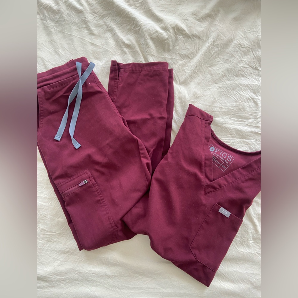 Figs Maroon Scrub Set